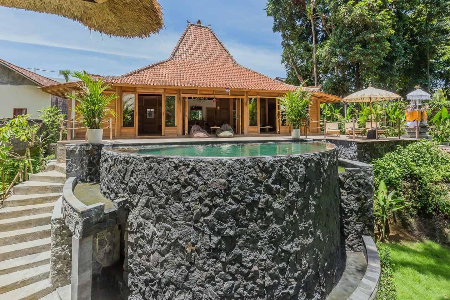JOGLO DESIGN 4 BEDROOM VILLA FOR SALE LEASEHOLD IN TUMBAK BAYUH BE-1330 